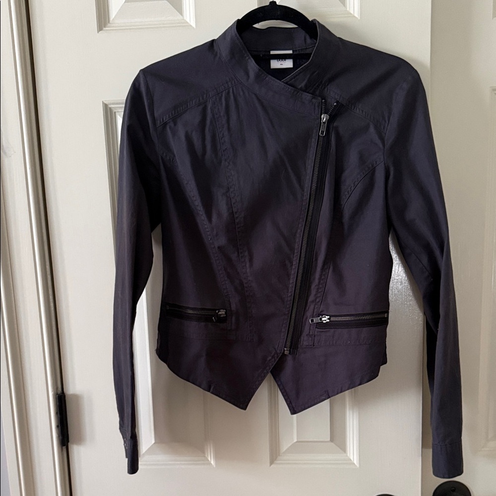 Lightweight Asymmetrical Zip Jacket